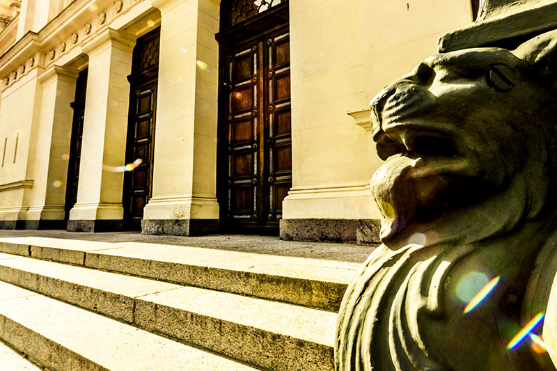 Photo of the entrance at the University building
