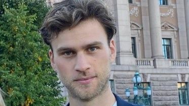 Portrait image of Douglas Bjäresten